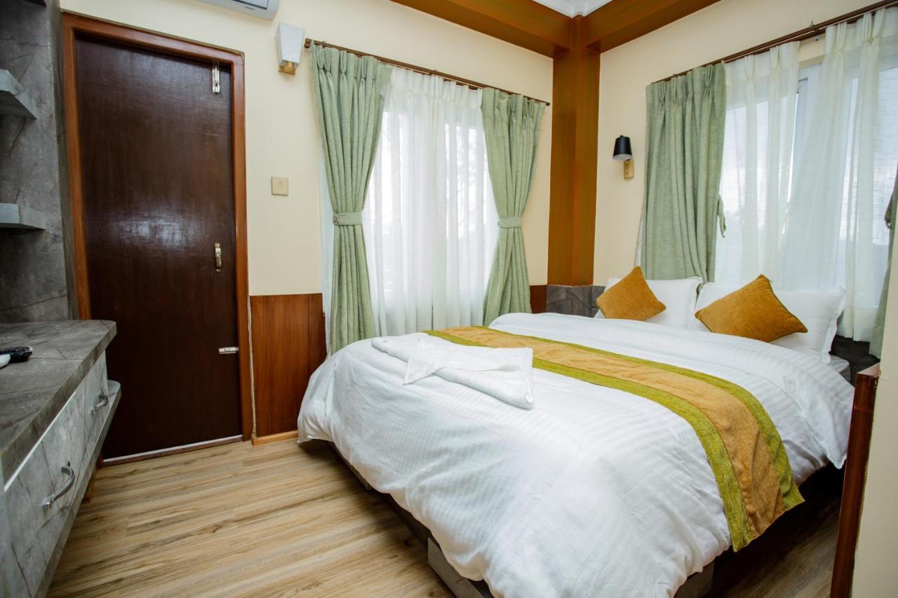 Gauri Shankar Hotel Nagarkot Exterior photo